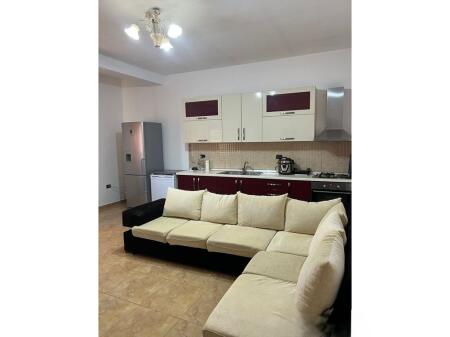 Affittasi appartamento 2+1+posto auto nella zona del 21 Dicembre! 550 € /Mese