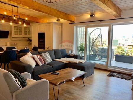 PENTHOUSE 2+1+2 PARKING SPACES FOR SALE NEAR THE LAKE