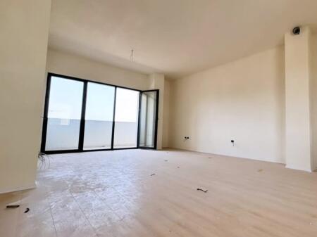 VASIL SHANTO, The most beautiful building in the area, for sale: Apartment 2+1+2 bathrooms