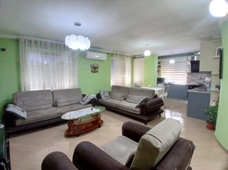 Shitet apartament  2+1+2tualet ne Laprake