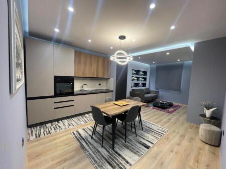Appartamento di lusso ad Astir vicino al Bar Artisti 600 € /mese