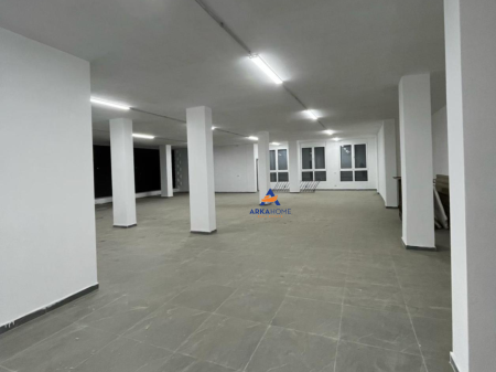 BUSINESS PREMISES FOR RENT 230M2 "IN PASKUQAN" 800 EURO.