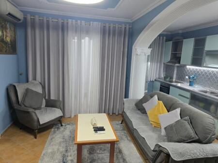 JEPET ME QIRA APARTAMENT 2+1 te 5 Maji, pranë Qendrës Condor