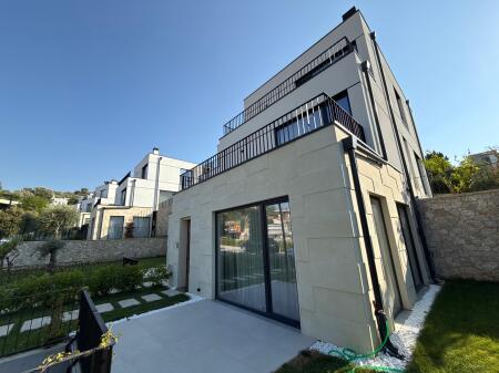 VILLA FOR RENT - DRY LAKE