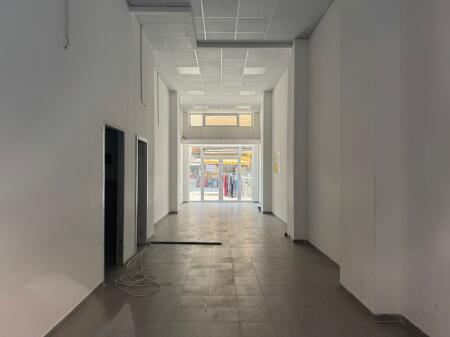 Business premises for rent at Tregu Cam.