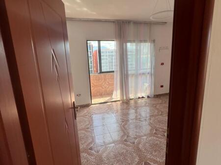 Appartamento 1+1+1 con Balcone in Affitto