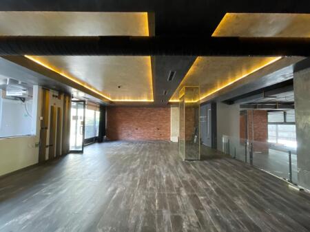 BUSINESS PREMISES FOR RENT 440 M2 21 DECEMBER 4,000 EURO