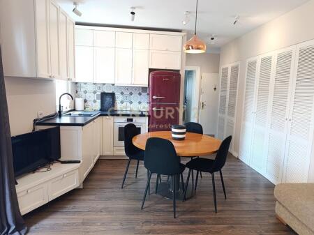 We rent a 1+1 apartment on Zogu i Parë Boulevard