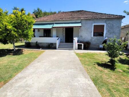 In vendita – Casa privata nel villaggio di Helmas, Kavajë