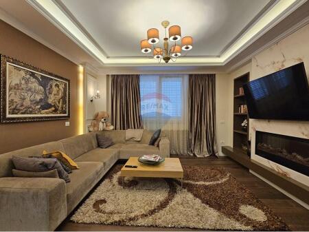 Apartament 2+1 me post parkimi tek Air Albania!
