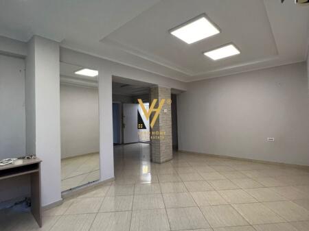 JEPET ZYRE 60 M2 ME QIRA TE IRFAN TOMINI 750 EURO