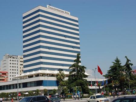 PREMISES FOR RENT IN THE CENTER