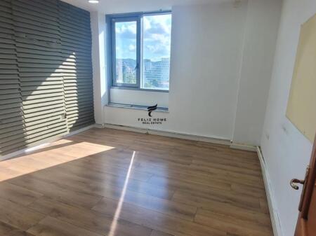 ZYRE ME QERA 108 M2 QENDER 1100 EURO