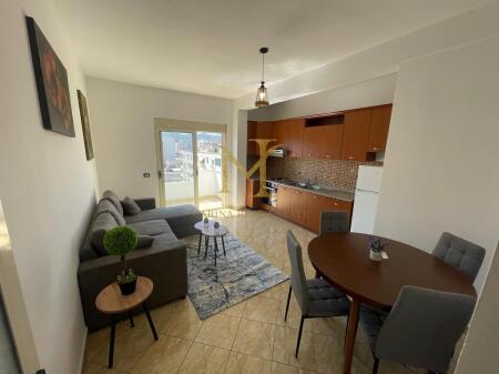 SHITET APARTAMENT 1+1 PRANE KAZAZIT NE DURRES !!