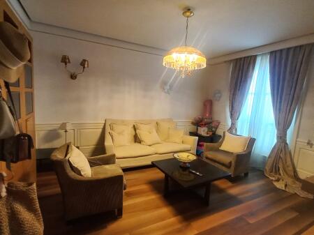 Apartament 1+1 me qira – Tek Shkolla e Kuqe