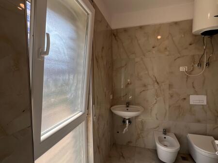 Shitet, Apartament 2+1+2 📍Rruga 5 Maji,Tiranë.