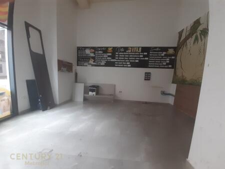 Shop for rent in Astir