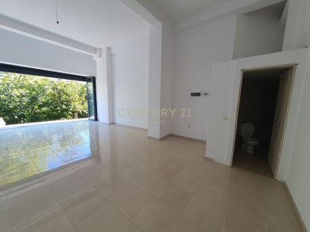 COMMERCIAL SPACE FOR RENT IN ASTIR