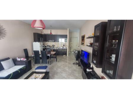 SHITET APARTAMENT 2+1+2 ME BALLKON – ZONA E OXHAKUT, PRANË BAR “ARTISTI”