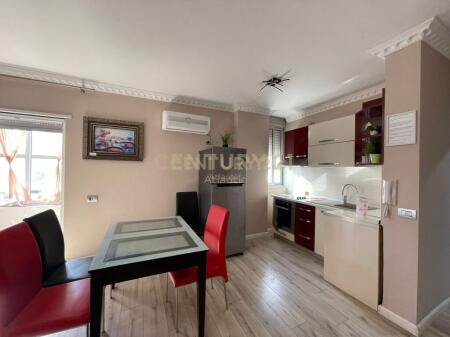 JEPET APARTAMENT ME QIRA 1+1 VIJA E PARE NE PLAZH RROTA KUQE!