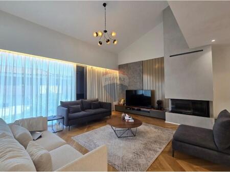 Vila me qira në Long Hill Residence