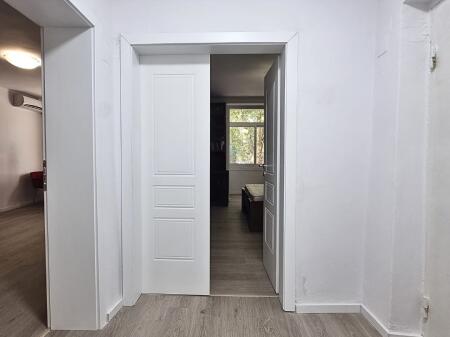 Office space for rent by the road at Muhamed Gjollesha, 21 Dhjetori