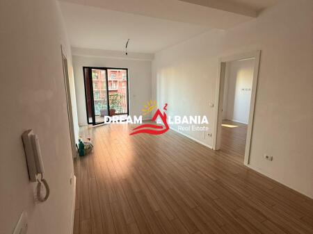 Premises/shop for rent on Kavaja street in the Garden Building ID (42611335)