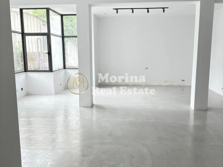 Rent, Business Premises, Center — il Gusto Restaurant, 1000 Euro/Month