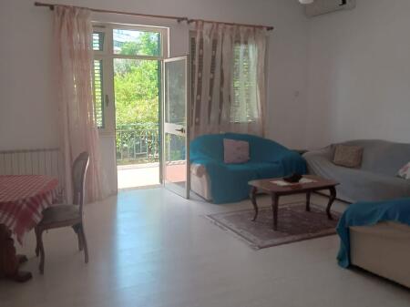 For rent 2+1 first floor villa 450 eu furnished