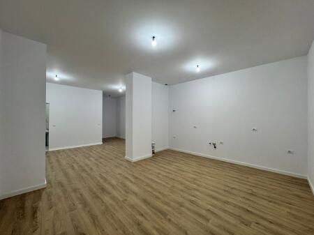 SHITET APARTAMENT AFER SHKOLLES BAJRAM CURRI
