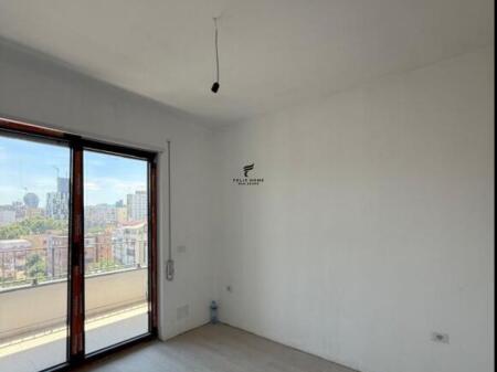 ZYRE ME QERA 70 M2 5 MAJ 400 EURO