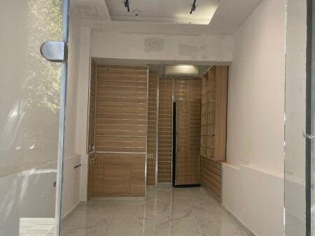 NEGOZIO IN AFFITTO 20 M2 VIA DIBRA 800 EURO