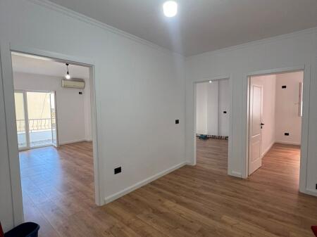 Në shitje, Apartament 2+1. 📍 Vendndodhja: Ish Parku i Autobusave, Tiranë.