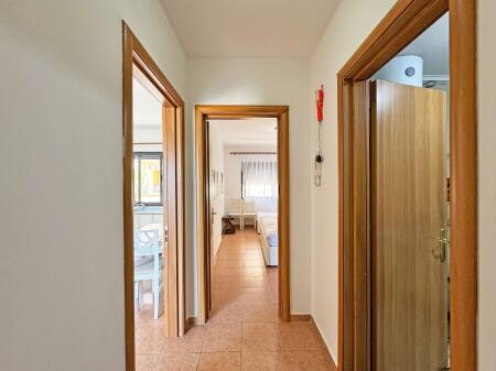 Appartamento 1+1 sulla prima linea sul mare | Shkëmbi i Kavajës, 53m²