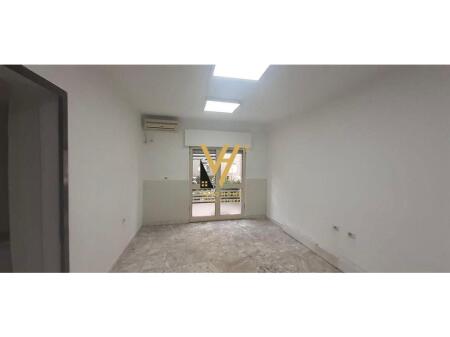 OFFICE 37 M2 FOR RENT, AT MYSYLM SHYRI, 550 EURO