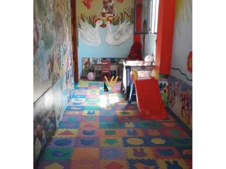 JEPET AMBIENT BIZNESI 200M2 ME QERA, NE YZBERISHT,1.000 EURO