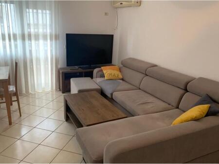 Apartament 2+1 per qira Komuna e Parisit !