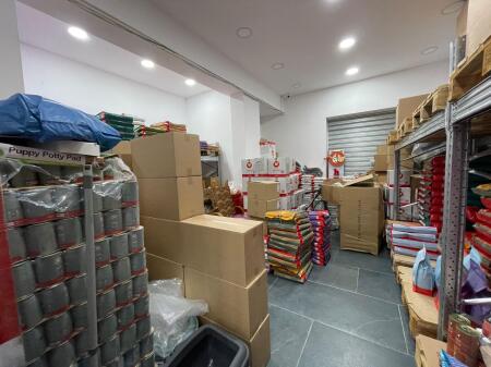 Super business premises by the road for rent, Former Exhibition