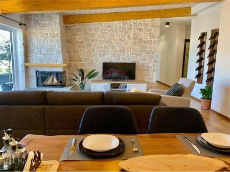 PENTHOUSE 2+1+2 PARKING SPACES FOR SALE AT THE LAKE