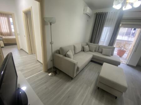 2+1,furnished with parking price 700 euros negotiable, dry lake