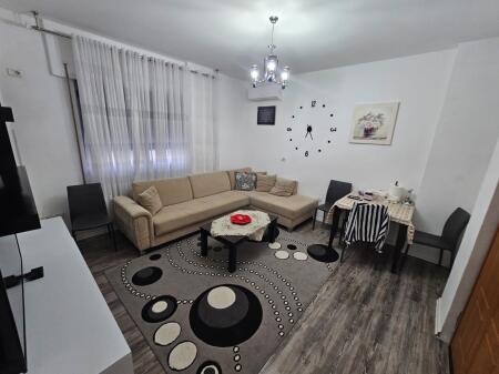 AFFITTASI APPARTAMENTO 2+1 VICINO ALL'ACQUEDOTTO, DURRËS