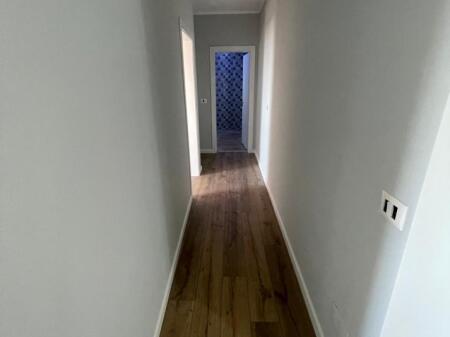 Tirane, dietro Globe, appartamento in vendita 1+1+Balcone Piano 4, 65 m² 130.000 €