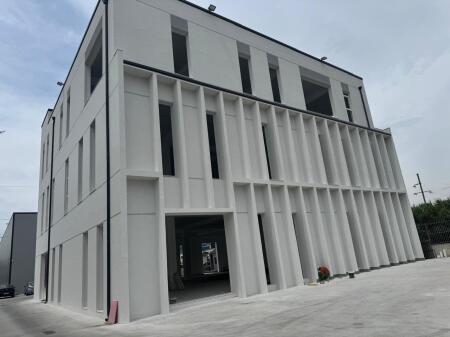 Industrial property for rent in Prush