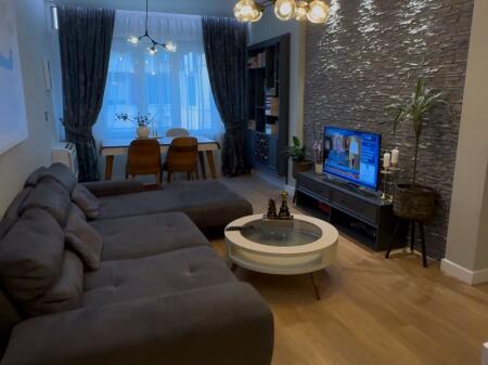 Apartament 2+1 për Shitje – Pranë Kopshtit Zoologjik/Botanik, te Pallati i Picerisë “Pavaroti”