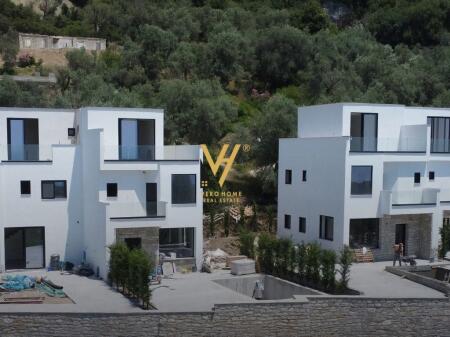 VILLA SU TRE PIANI IN VENDITA A BORSH 585.000 EURO