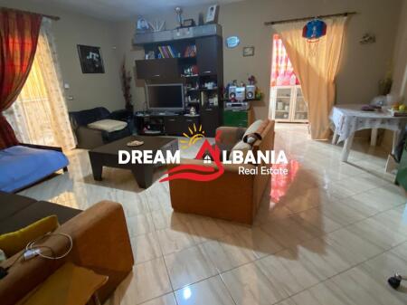 Appartamento 2+1 in vendita a 21 Dhjetori vicino al Quartiere Nr.2 a Tirana (ID 41211402)