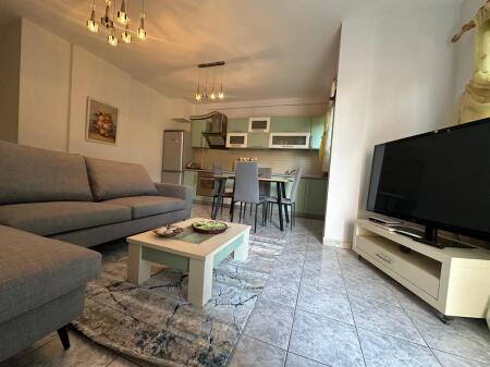 Shitet Apartament 1+1 📍Vendodhja: Pishat e Buta, Golem