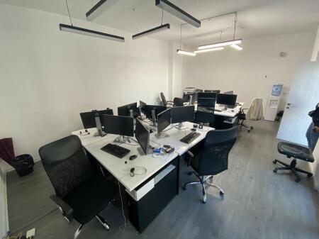ZYRE ME QERA 133 M2 SQUARE 21 950 EURO