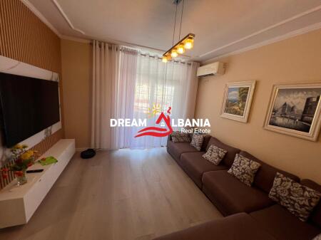 Apartament 2+1+2 tualete ne shitje ne Qender te Tiranes prane "Internacional" Hotel(ID 41212009)