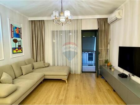 Apartament 2+1+2+post parkimi per qira Green City !